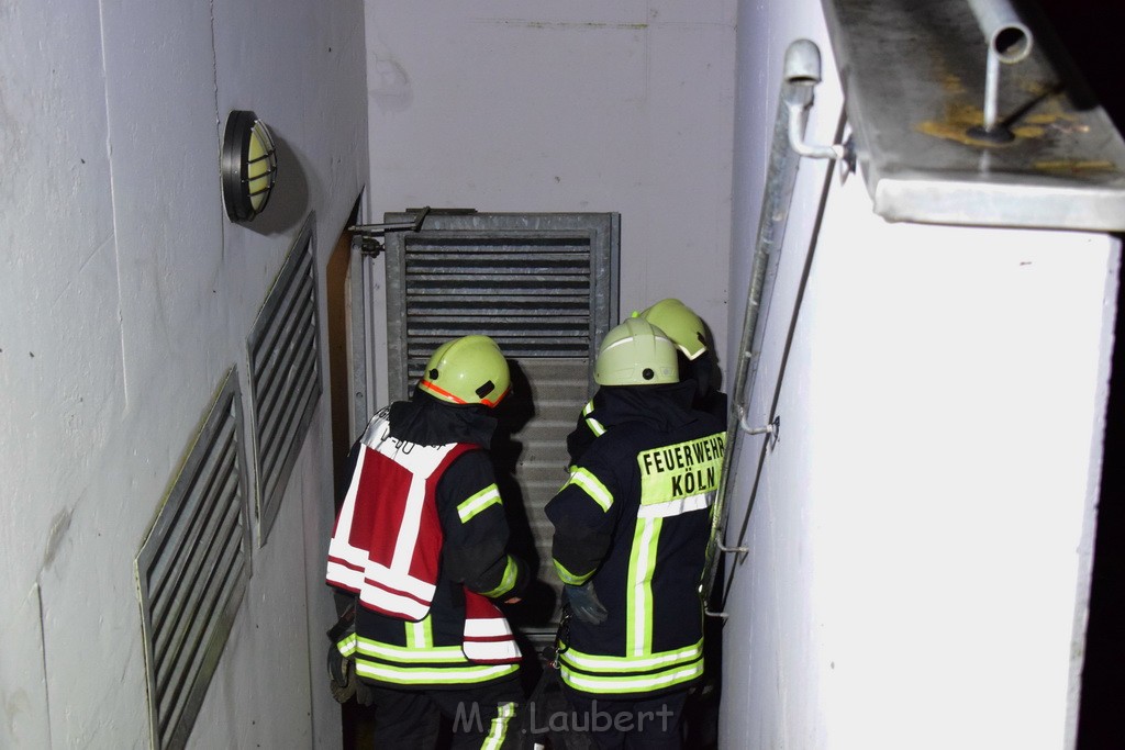 Feuer 2 Tiefgarage Koeln Hoehenhaus Ilfelder Weg P08.JPG